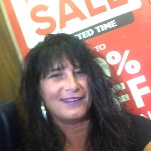 Meet your Posher, Dana